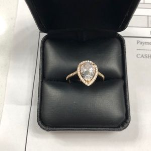 Women’s engagement ring